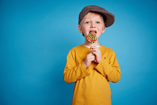 child-struggling-with-concentrating-on-online-learning